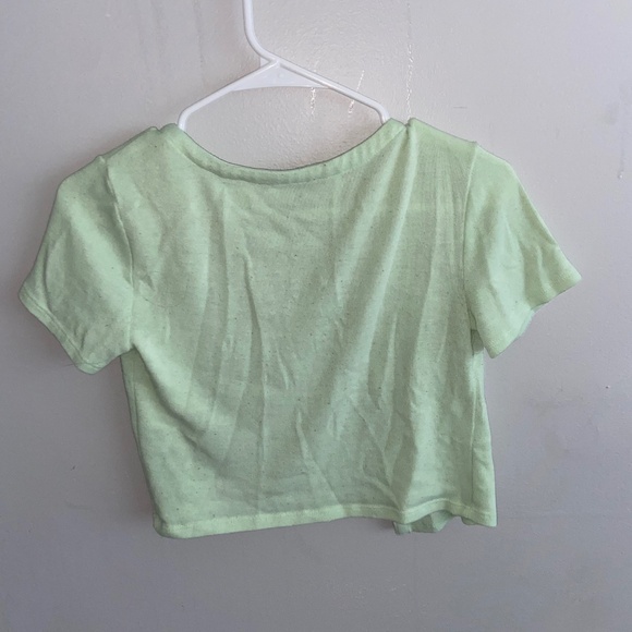 FOREVER 21 light green button up shirt - Picture 3 of 3